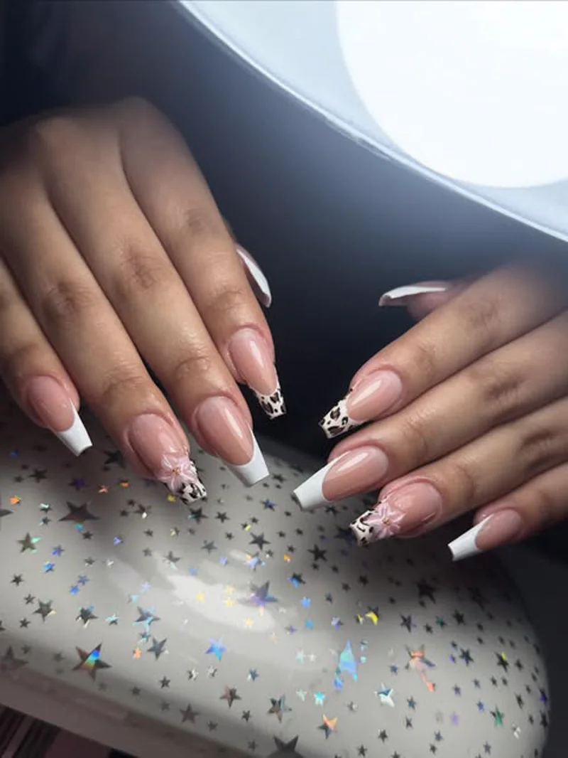 Uñas: French con animal print